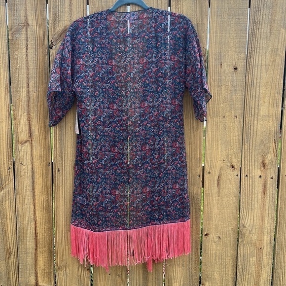 LulaRoe Monroe Kimono with Pink  Fringe Small - Picture 2 of 6